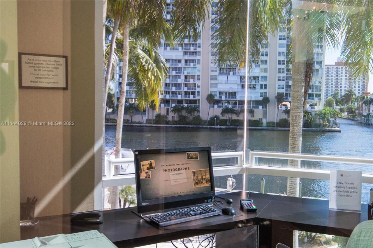 Gallery One - A Doubletree Suites By Hilton Hotel Fort Lauderdale Bagian luar foto