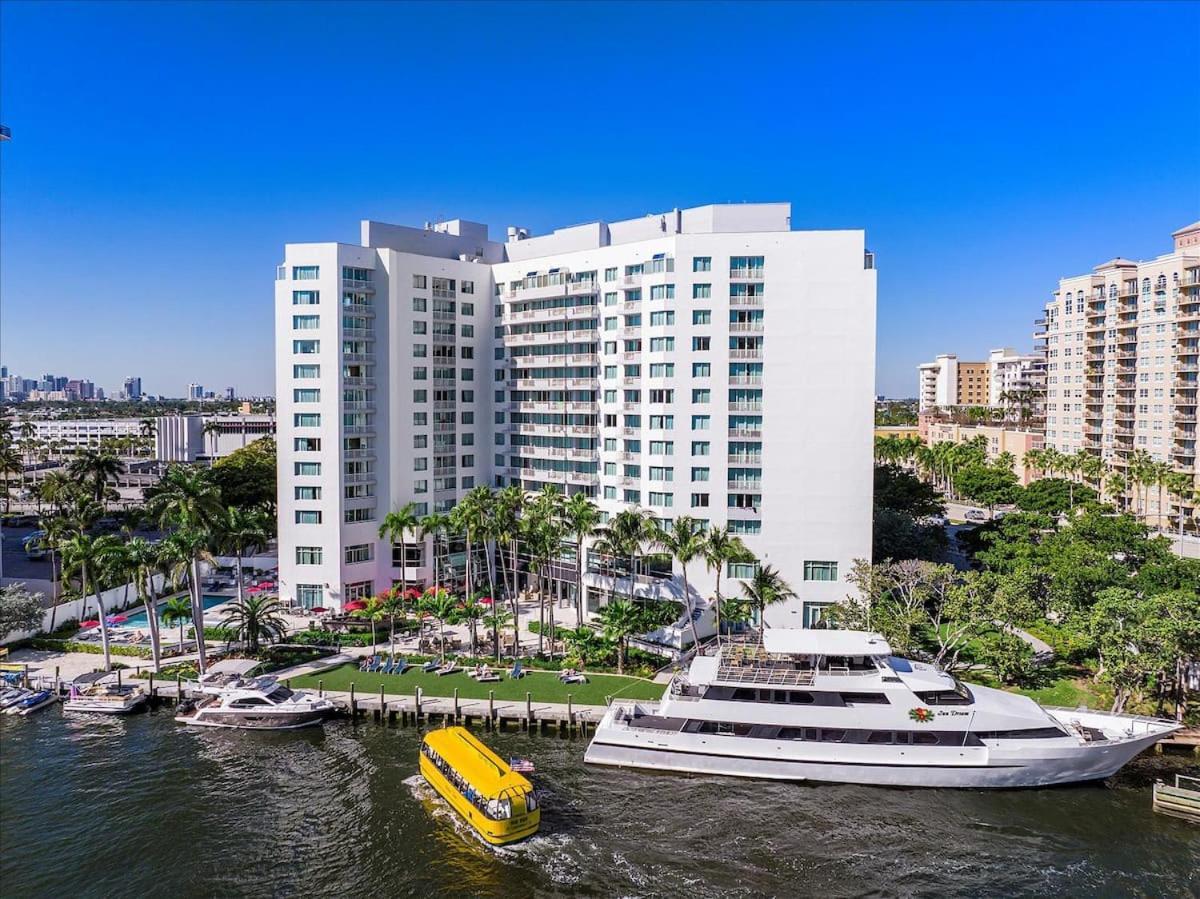 Gallery One - A Doubletree Suites By Hilton Hotel Fort Lauderdale Bagian luar foto