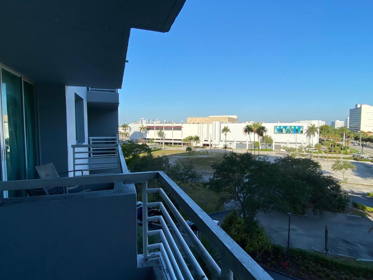 Gallery One - A Doubletree Suites By Hilton Hotel Fort Lauderdale Bagian luar foto