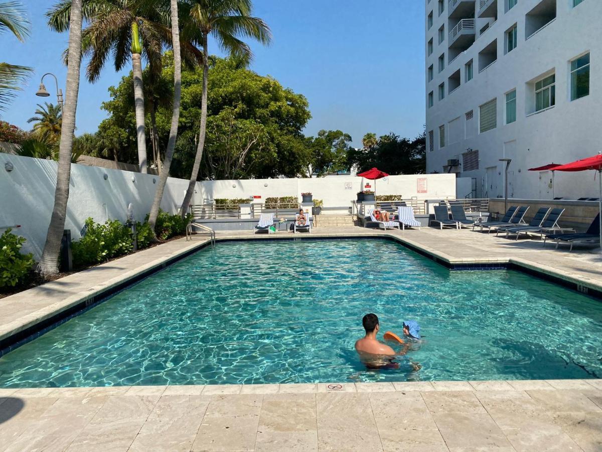 Gallery One - A Doubletree Suites By Hilton Hotel Fort Lauderdale Bagian luar foto