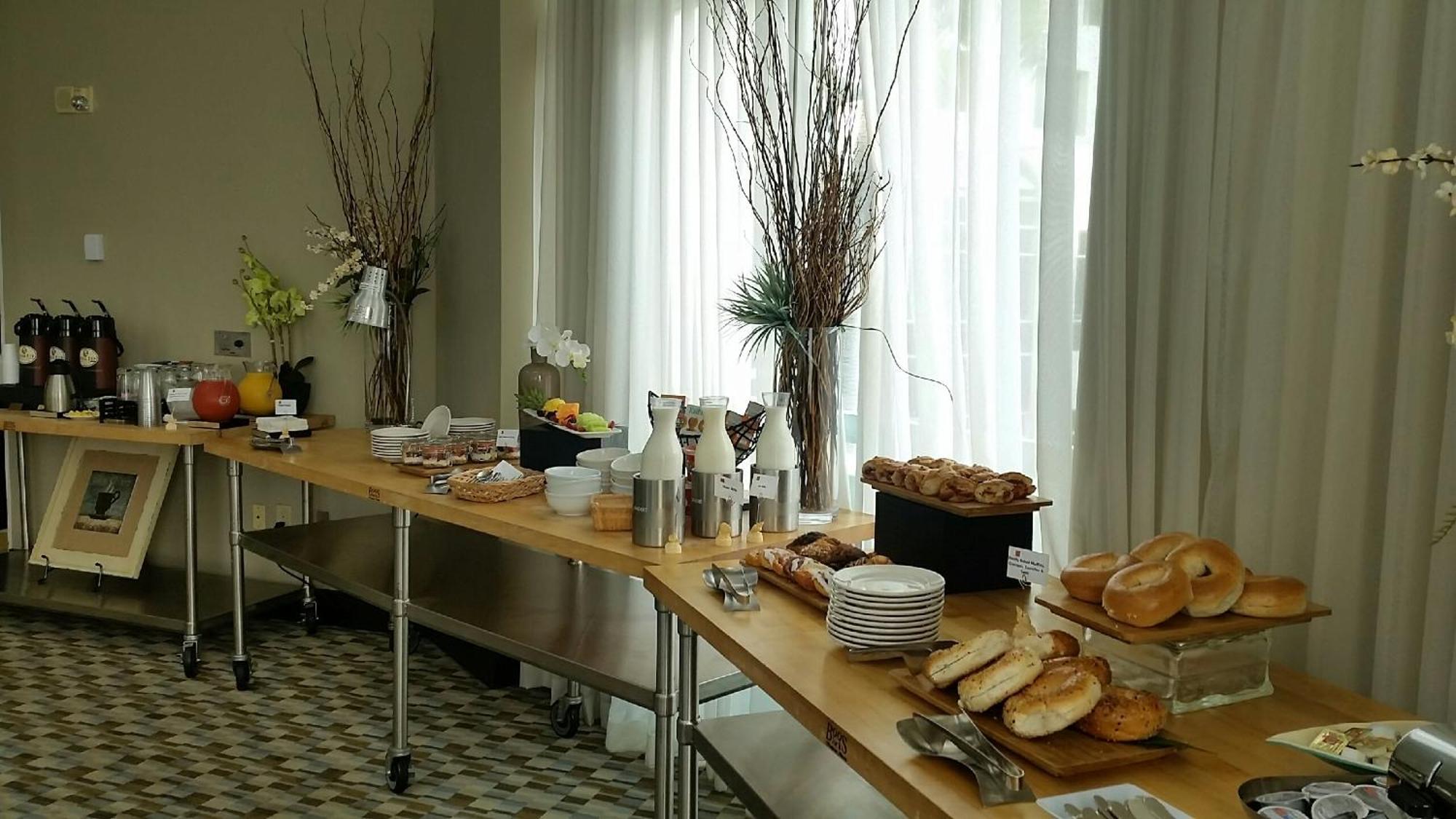 Gallery One - A Doubletree Suites By Hilton Hotel Fort Lauderdale Bagian luar foto