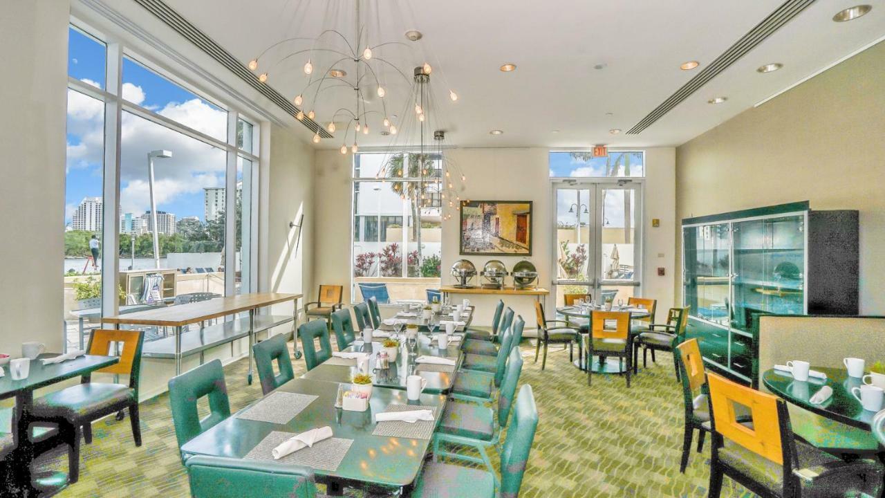 Gallery One - A Doubletree Suites By Hilton Hotel Fort Lauderdale Bagian luar foto