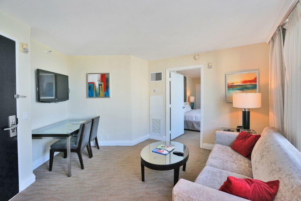 Gallery One - A Doubletree Suites By Hilton Hotel Fort Lauderdale Bagian luar foto