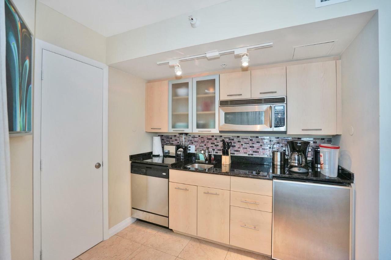 Gallery One - A Doubletree Suites By Hilton Hotel Fort Lauderdale Bagian luar foto